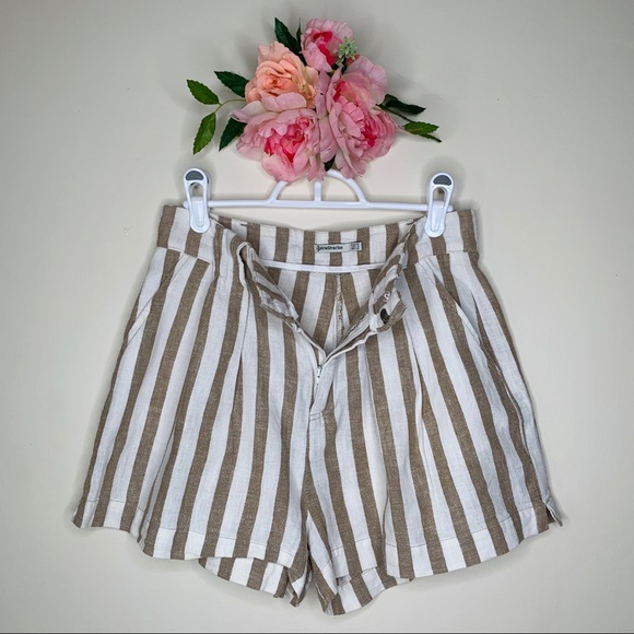 Shorts - Picture 4 of 5